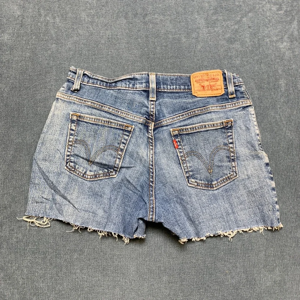 Levi's 550 Cut Off Shorts Womens 10M Blue Denim Relaxed Fit Frayed Hem Stretch